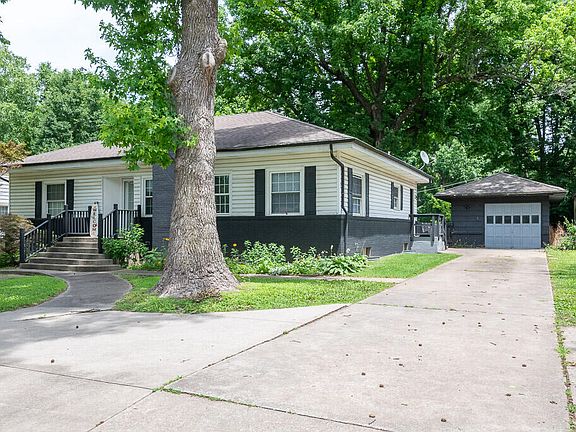 3rd image of 1218 S National Avenue