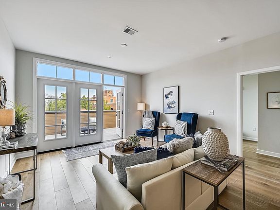 4th image of 141 West St #402
