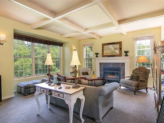 4th image of 1936 Country Hill Ln