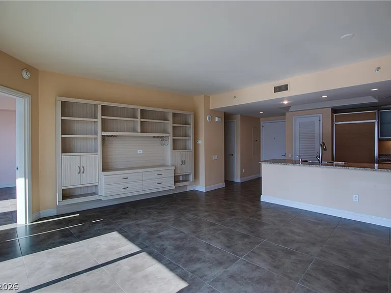 222 Karen Ave #306 — Photo 12