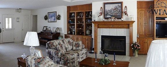 3rd image of 1 Candlewood Ct