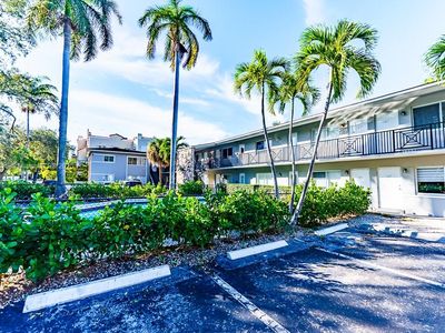 95 Edgewater Dr APT 105, Coral Gables, FL, 33133