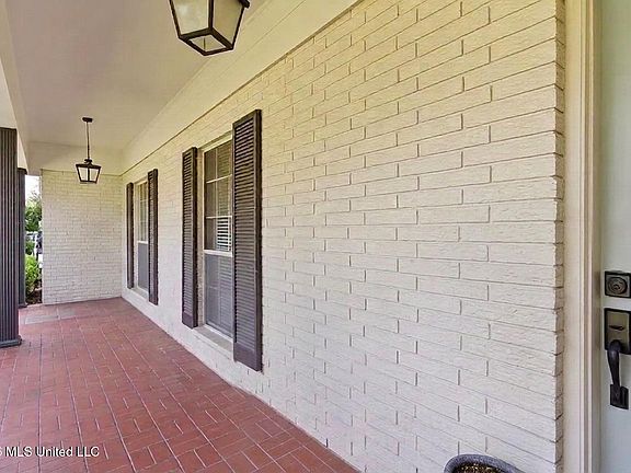 4th image of 1219 Canterbury Ln