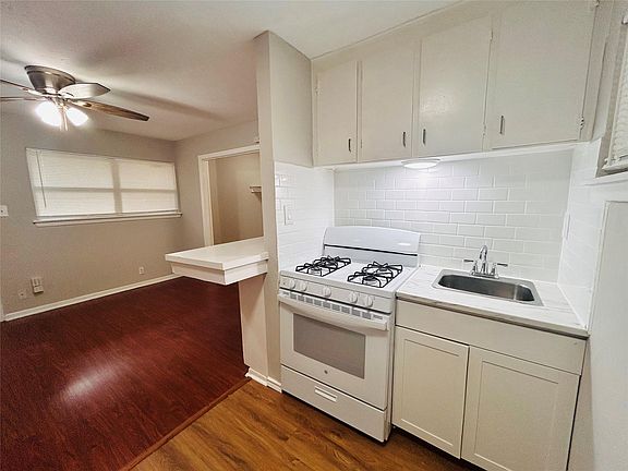 3rd image of 8803 Timberside Dr APT 4