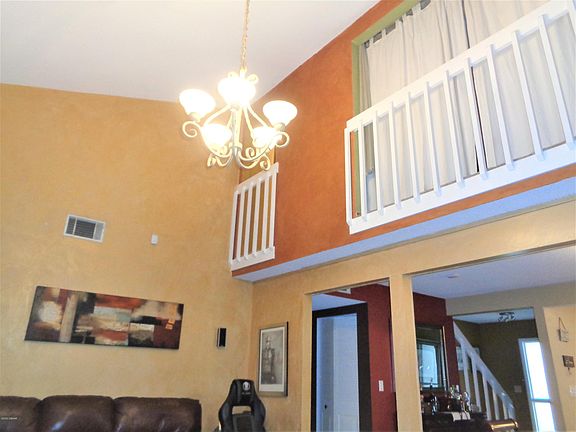 4th image of 104 Northbrook Ln