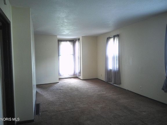 4th image of 403 Tacoma Ave