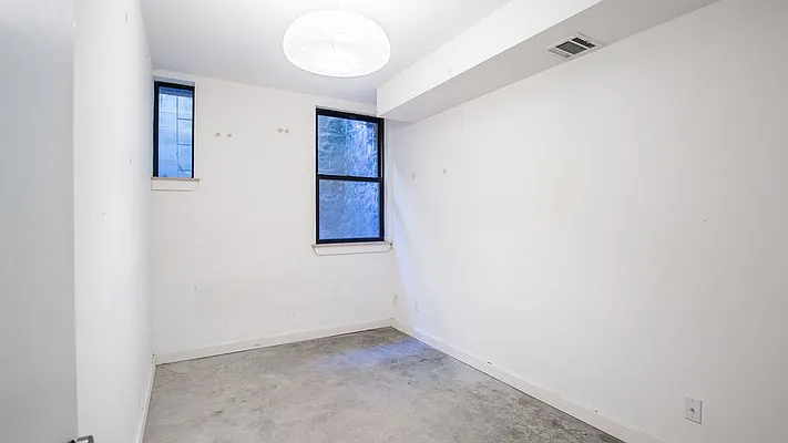 Rented by Nooklyn NYC LLC | media 76