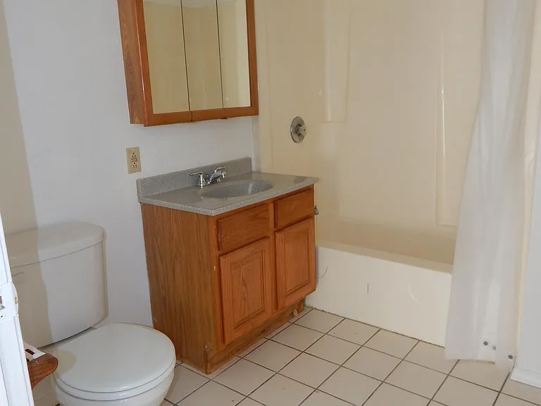 99 S Lake Ave — Photo 5