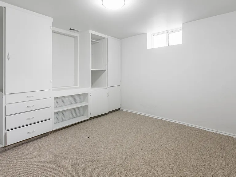 156 N Laxon Ct — Photo 8