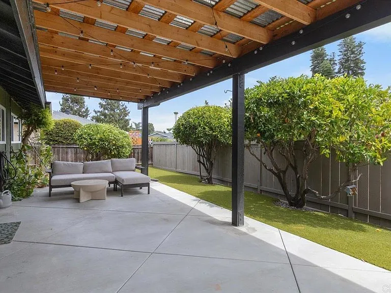 1009 La Tierra Dr — Photo 23
