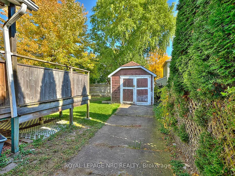 4592 6th Ave — Photo 35