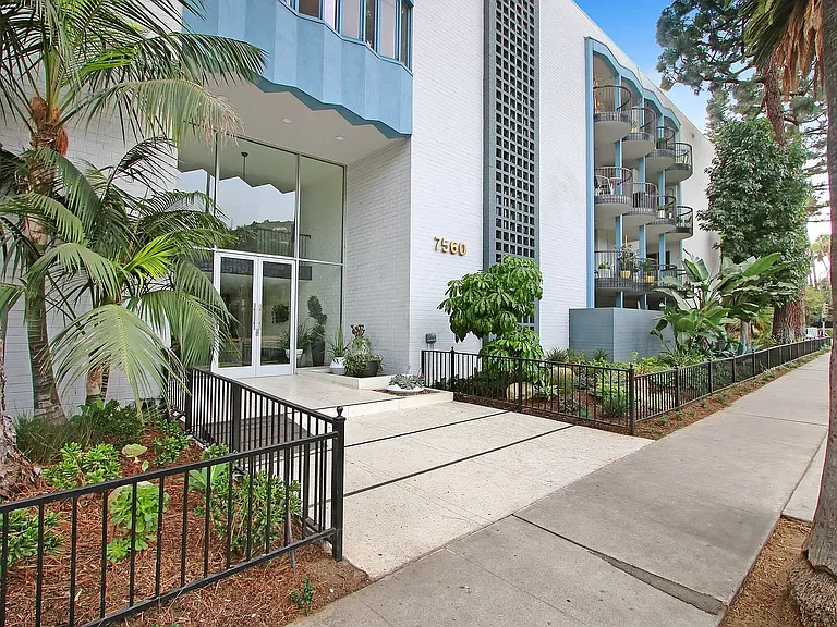 7560 Hollywood Blvd #101 — Photo 30