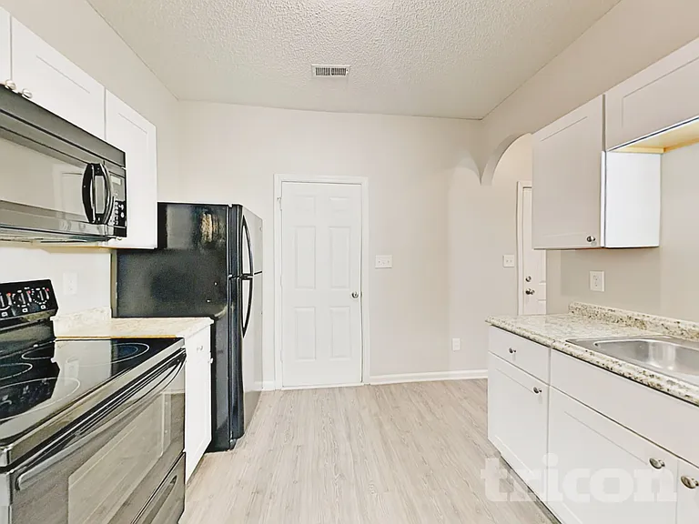 1904 Nigel Ct — Photo 8