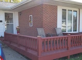 903 E 19th St, Sterling, IL 61081