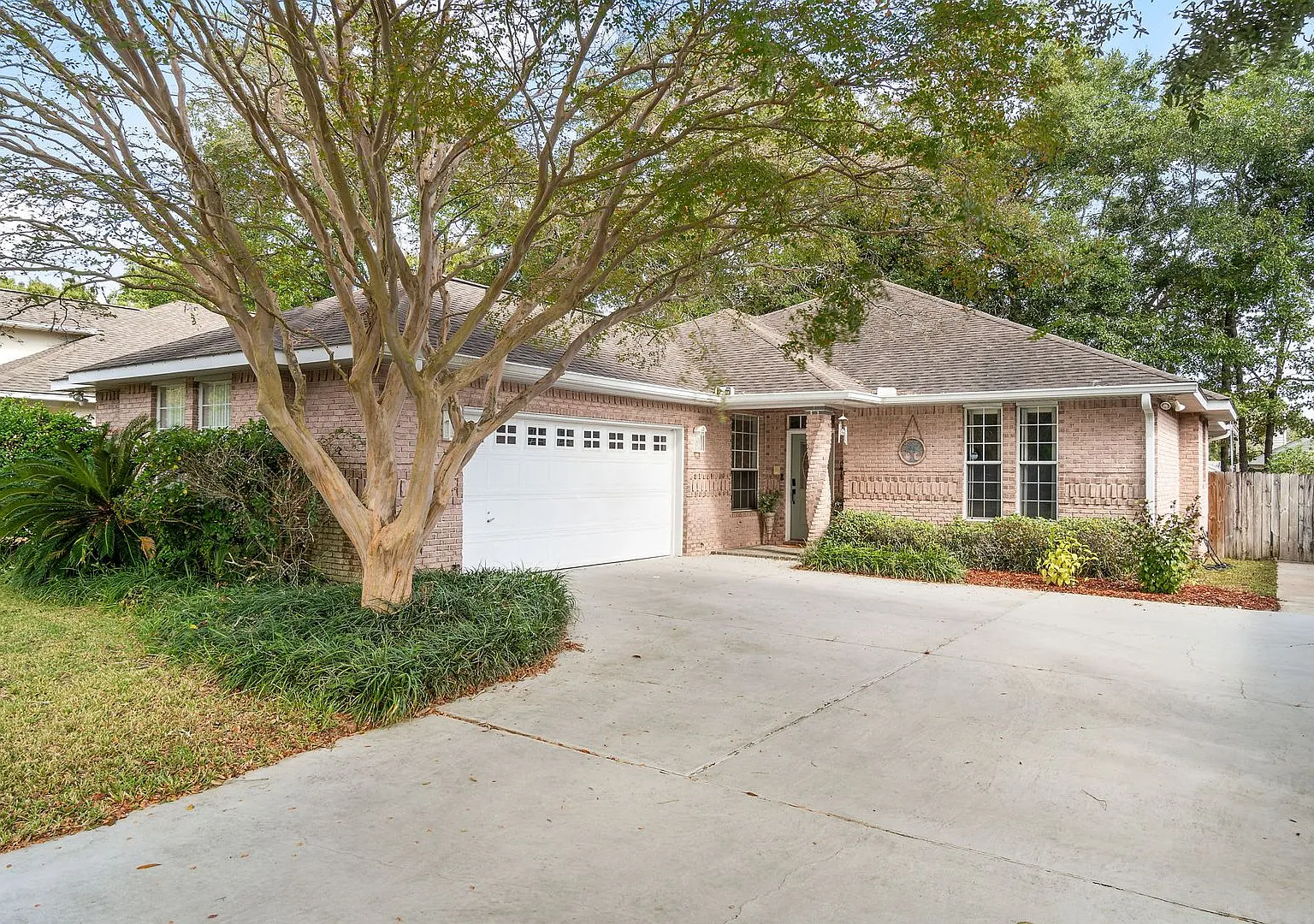Must see 3 bed/2bath Home — Photo 1