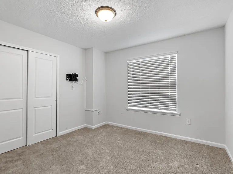11210 Minnetta Ct — Photo 13