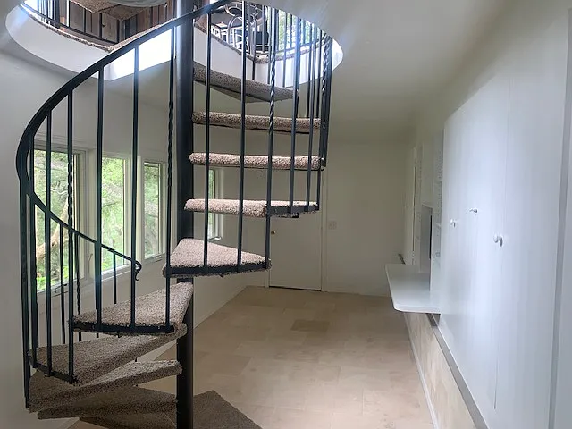 E Valley Rd — Photo 15