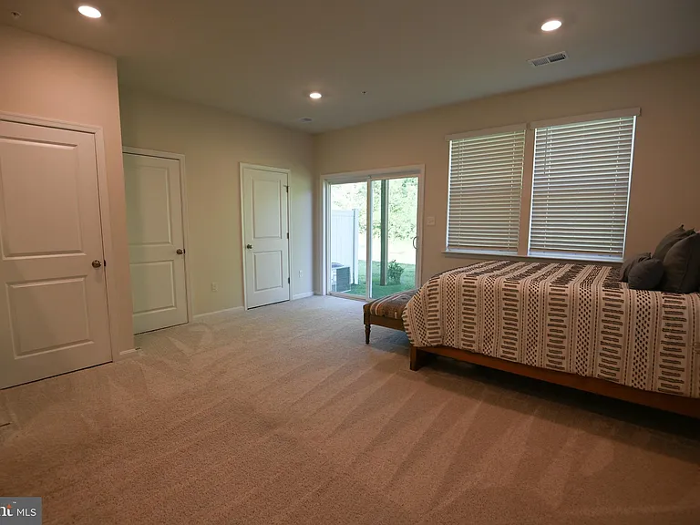 2047 Hinshaw Dr — Photo 8