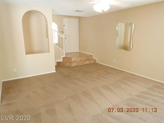 5th image of 935 Sitting Bull Dr