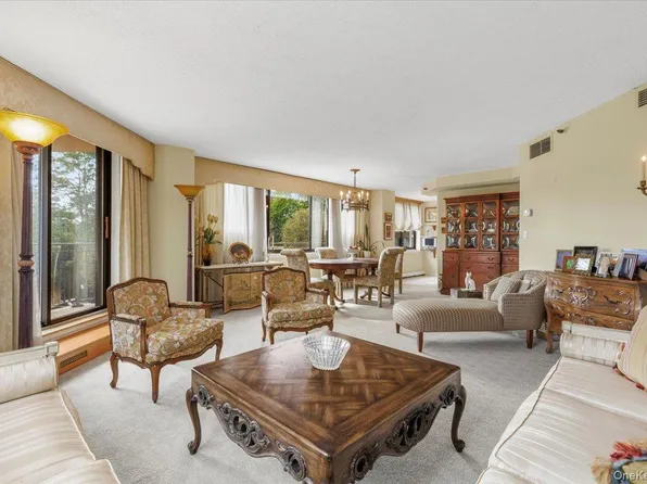 25 Rockledge Avenue #205, White Plains, NY 10601