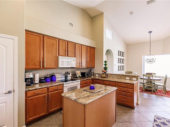 5th image of 15267 Briarcrest Cir