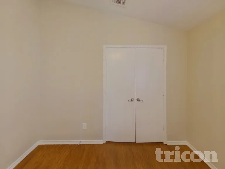 2116 Charmion Ln — Photo 10
