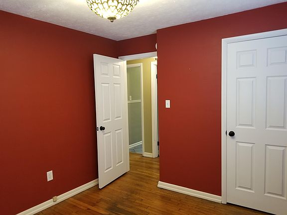 4th image of 215 Eastway Dr