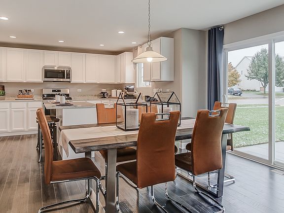 Dining area view to kitchen