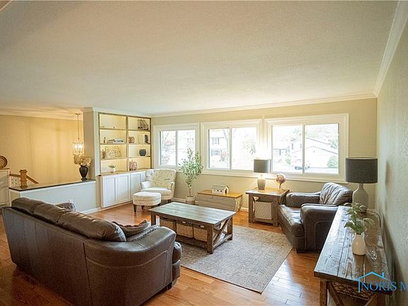 4th image of 161 Foxhill Ln