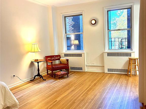 4th image of 224 Highland Blvd APT 611