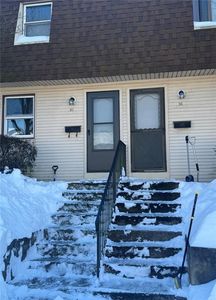1588 Main St APT 25, West Warwick, RI, 02893