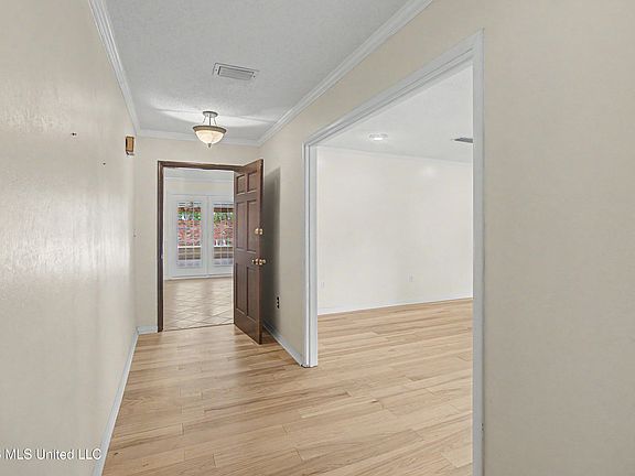 2nd image of 2186 Atkinson Rd