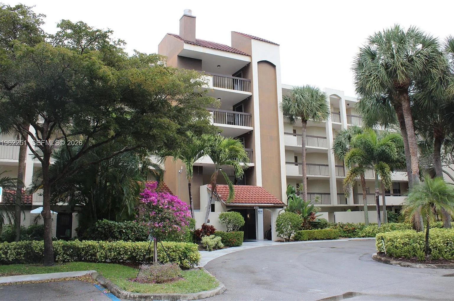 2 bed, 1272 sqft, $3,300 — Photo 1