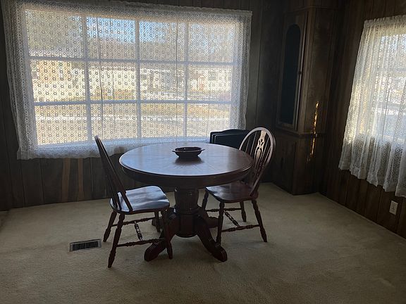 2nd image of 1127 Fairmont Cir