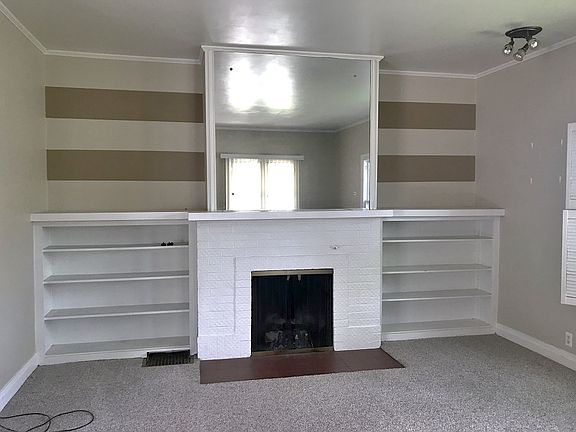 3rd image of 1528 Burnett Ln