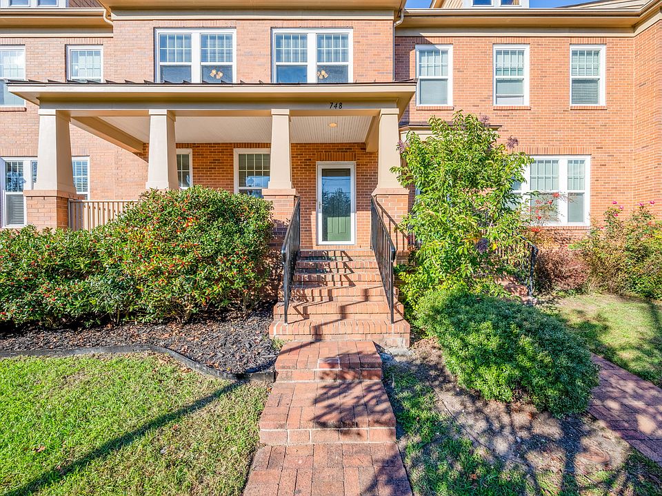1st image of 748 Washington Ave #1WASHINGTON