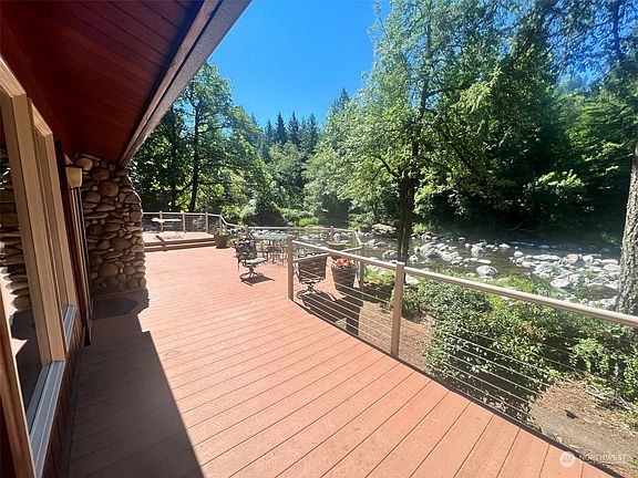 4th image of 38919 NE Washougal River Road