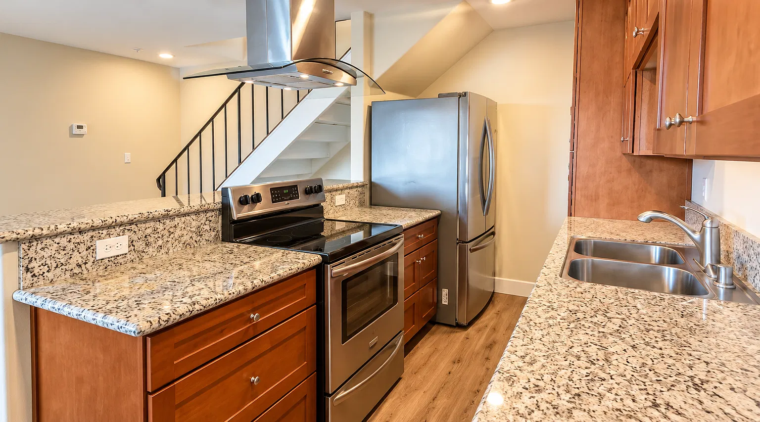 1 bed, 860 sqft, $1,600 — Photo 3