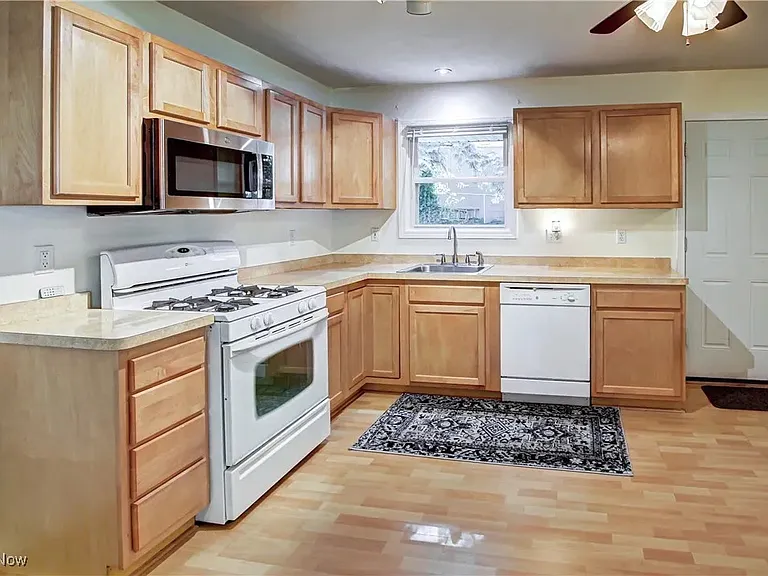 7660 Holly Dr — Photo 8
