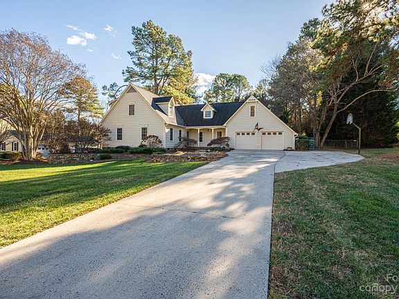 2nd image of 1207 Heatherloch Dr
