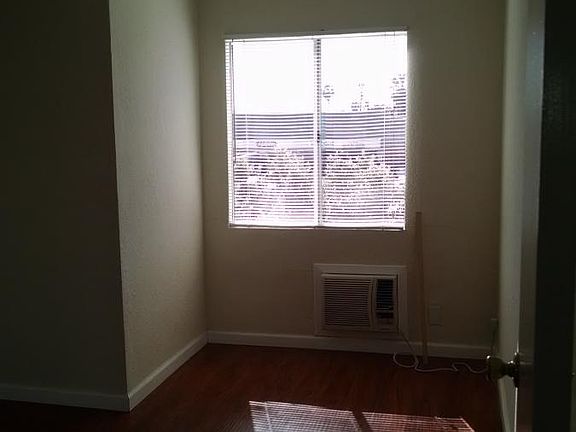 5th image of 1540 N Fuller Ave