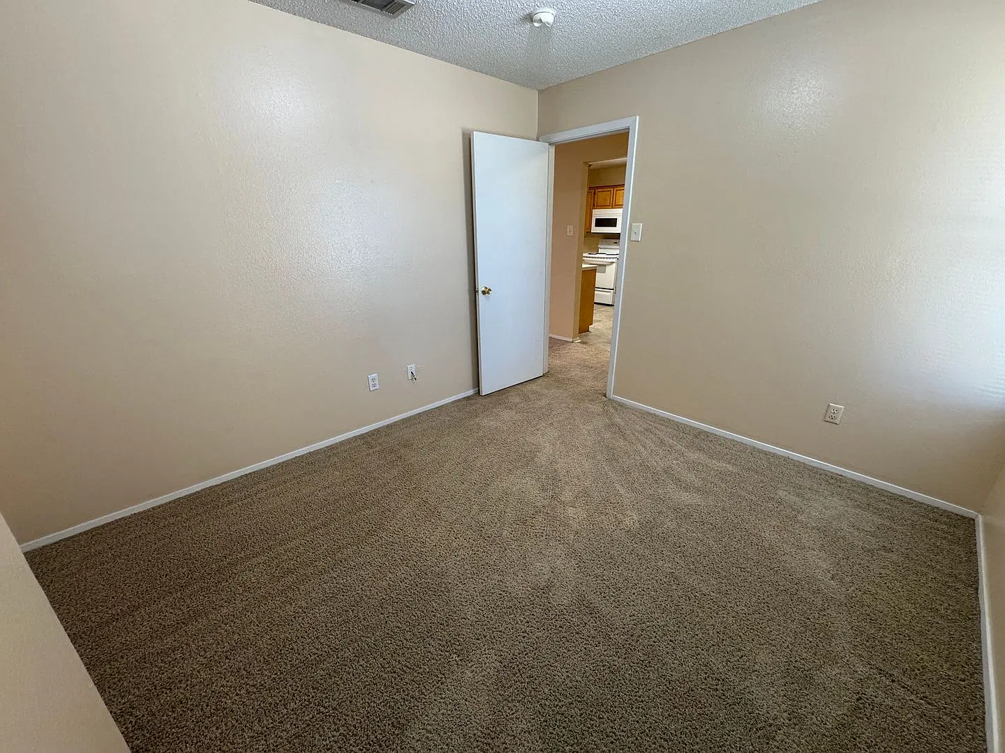 4-Bedroom House for Rent in Killeen — Photo 3
