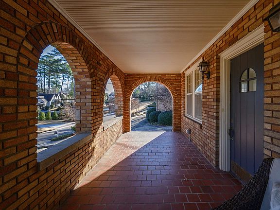 3rd image of 1901 Kensington Rd