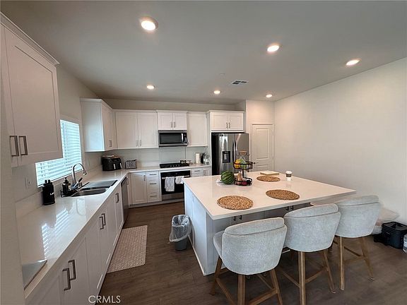 4th image of 27548 Luna Ave