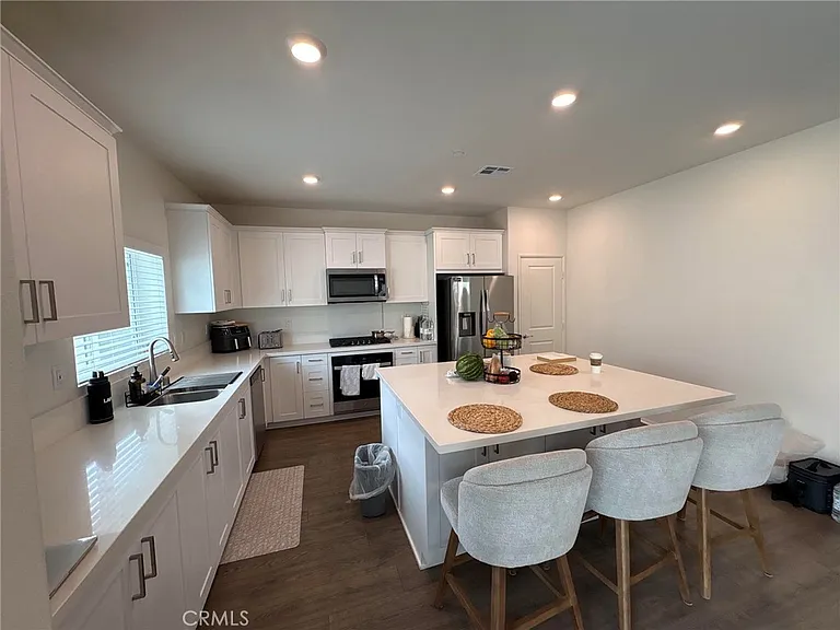 27548 Luna Ave — Photo 4
