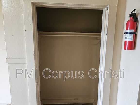 4th image of 1419 Laredo St APT 3
