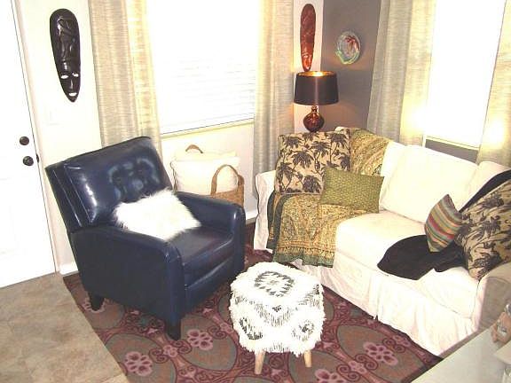 4th image of 10 Brooks Dr