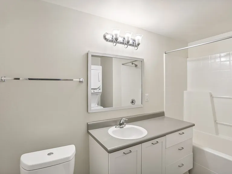 Quintessa Apartments — Photo 55