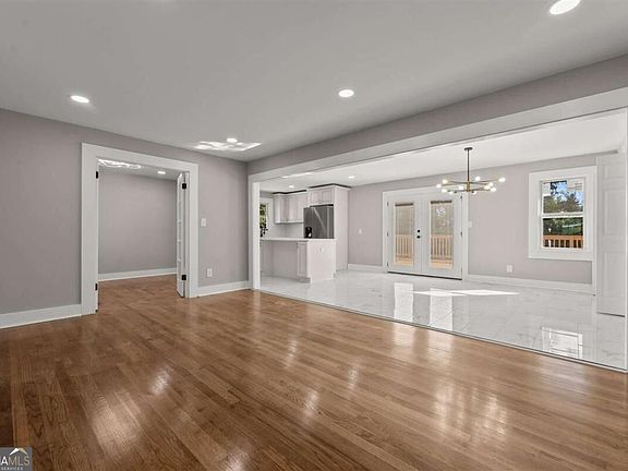 3rd image of 3376 Woodcrest Rd