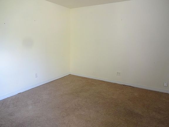 3rd image of 1009 Cedar St